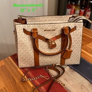 Like new barely used Michael Kors satchel